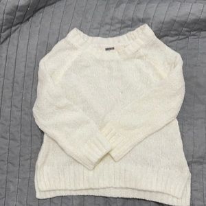 SWEATER | classic white sweater